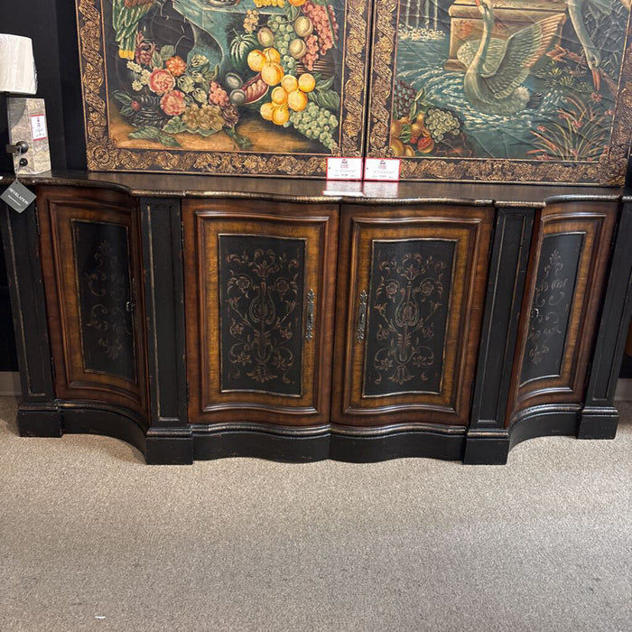 DW Ornate 4-Door Buffet (SAK)