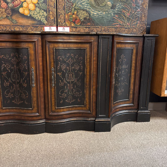 DW Ornate 4-Door Buffet (SAK)