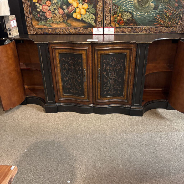 DW Ornate 4-Door Buffet (SAK)