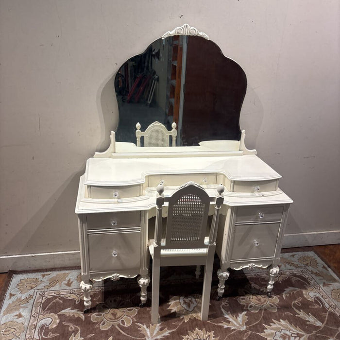 Antique Painted Vanity w/ Mirror+CH(BAH)