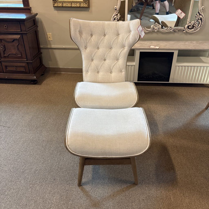 Tufted White Wingback CH w/ Otto(BTK)
