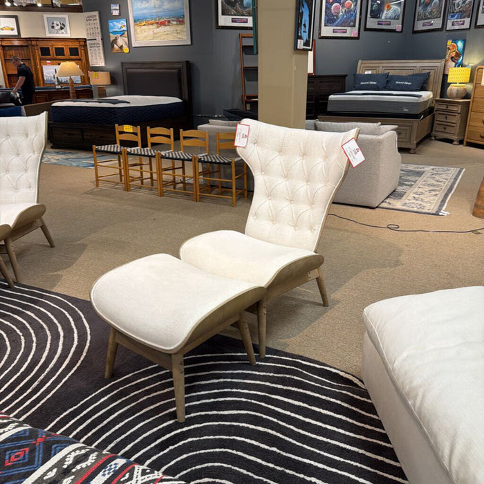 White Club Chair(BTK)