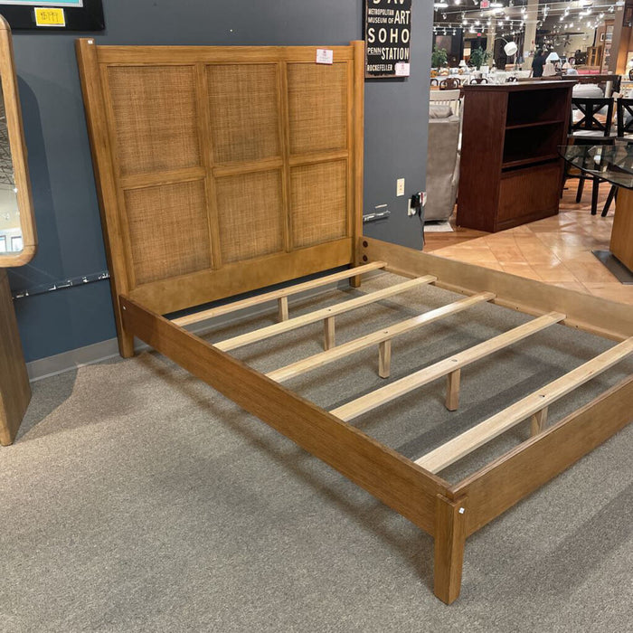 Ballard Designs Thera Queen Bed(IIH)