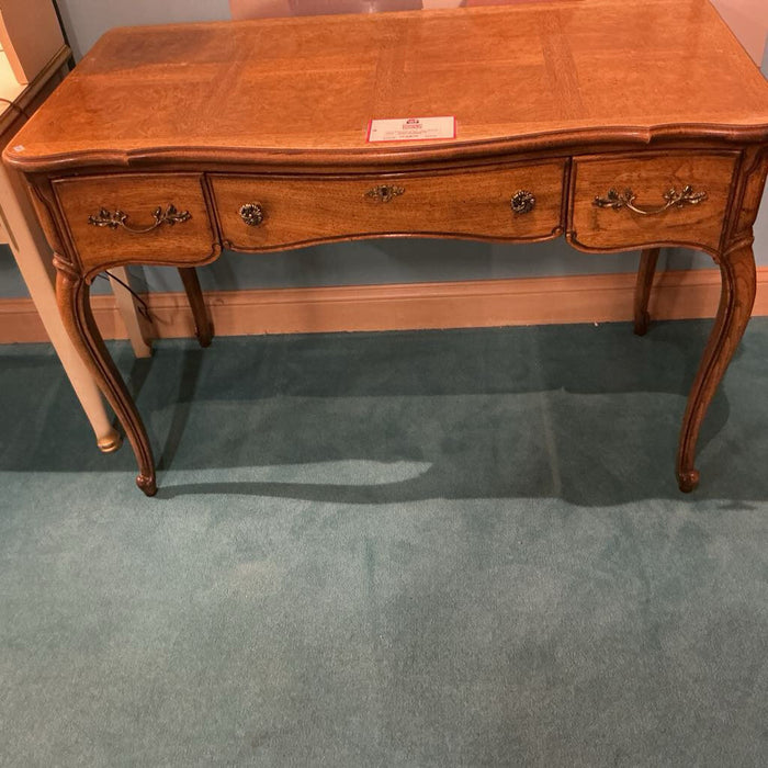 LW Thomasville Antique Desk(BAH)