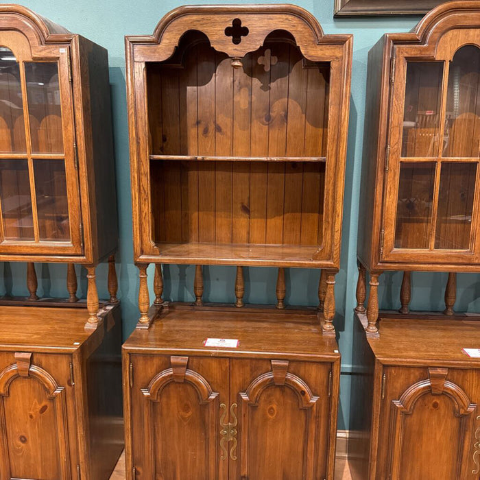 2PC Thomasville Cabinet w/ Hutch(BHA)