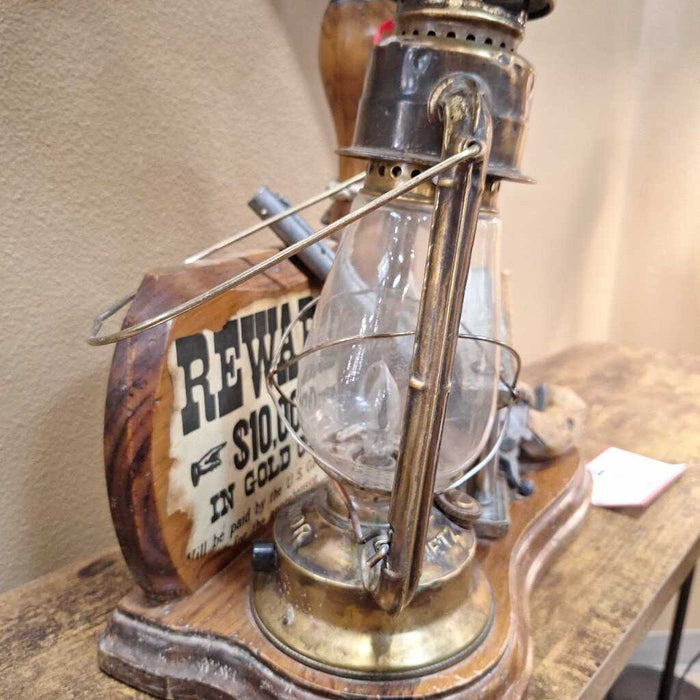 Rustic Western-Style Table Lamp (SK)