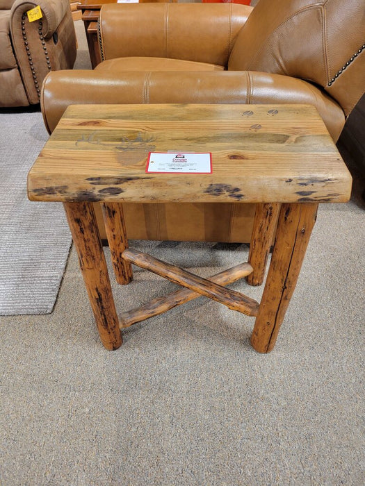 Live-Edge End Table w/ Carving(KL)