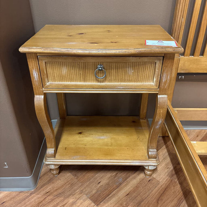 DW Tall Rustic End Table(BHA)