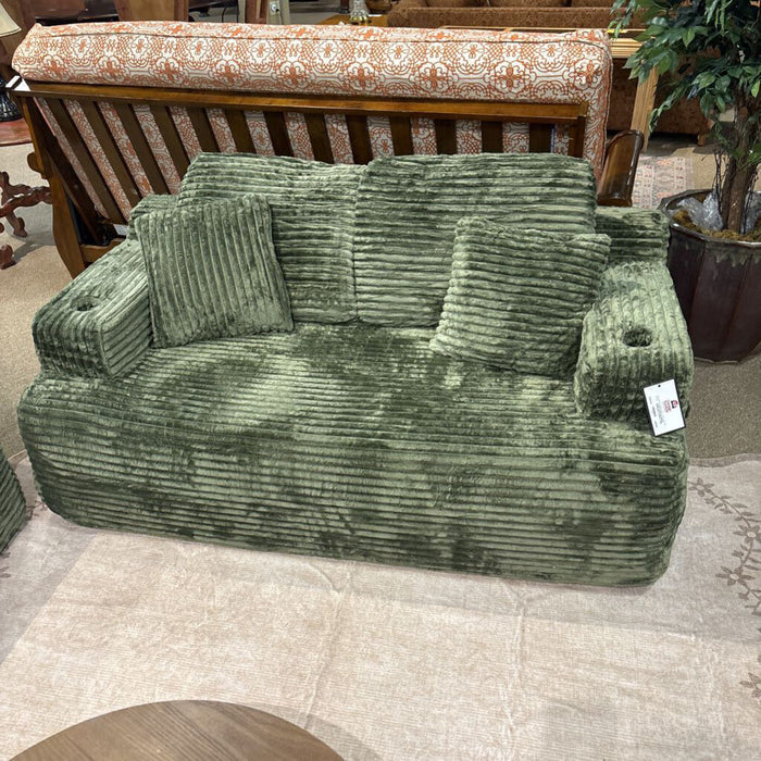 GREEN BONELESS LOVESEAT (CMI)