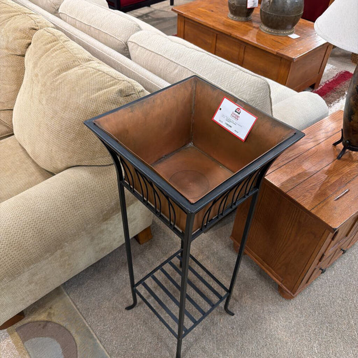 Metal/Tall Plant Stand(AT)