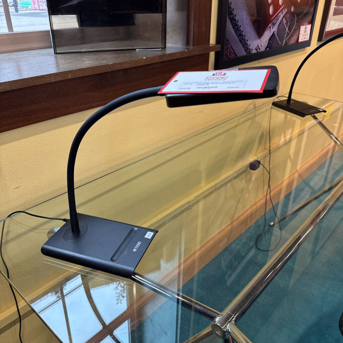Small Trond Desk Lamp(LS)