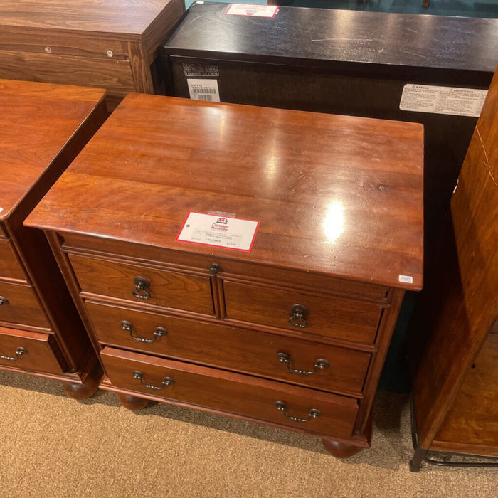 DW 4-Drawer Lexington Nightstand(BHA)