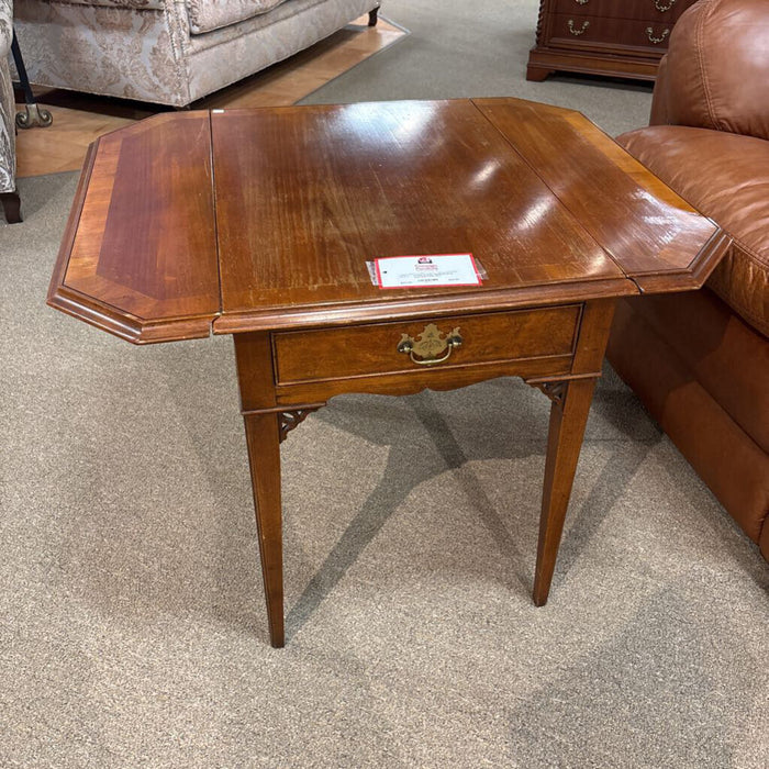 HEKMAN Drop Leaf End-Table (KL)