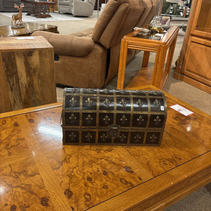 Small Ornate DW Chest(LS)