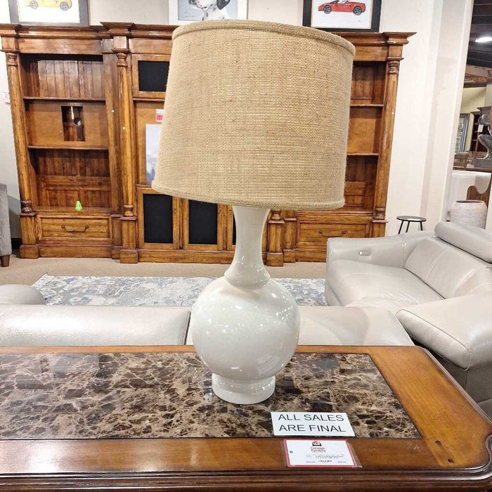 Bulbous/Tan White Table Lamp(KL)