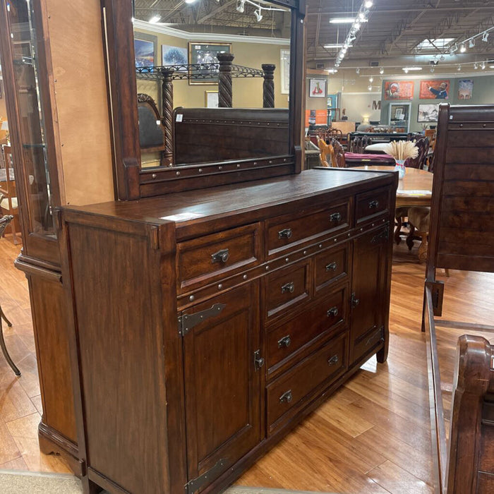 7-Drawer DW Rustic Dresser/Mirror(MKH)