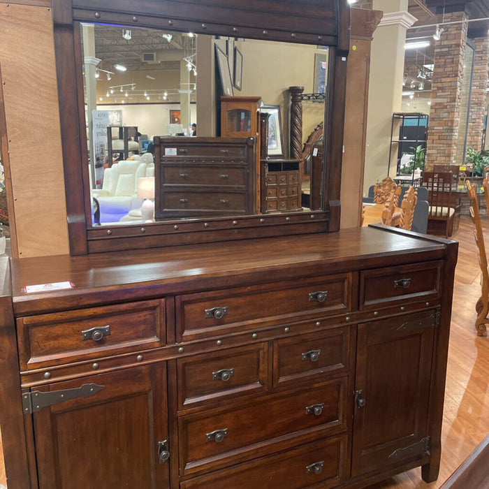 7-Drawer DW Rustic Dresser/Mirror(MKH)