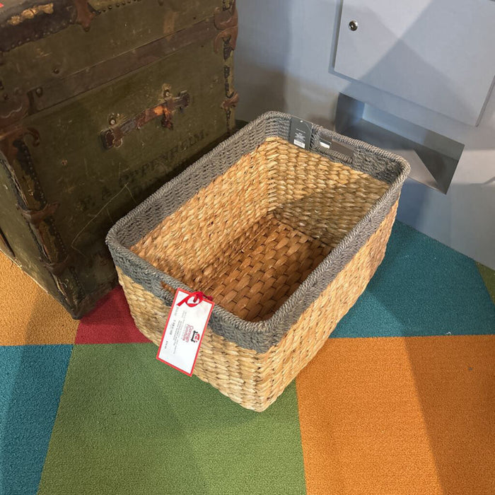 Grey/Tan Wicker Baskets(LH)