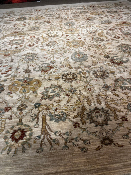 Large Beige Patterned Rug (TI)