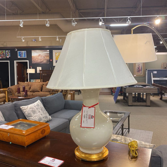 Bulbous Cream Table Lamp(AT)