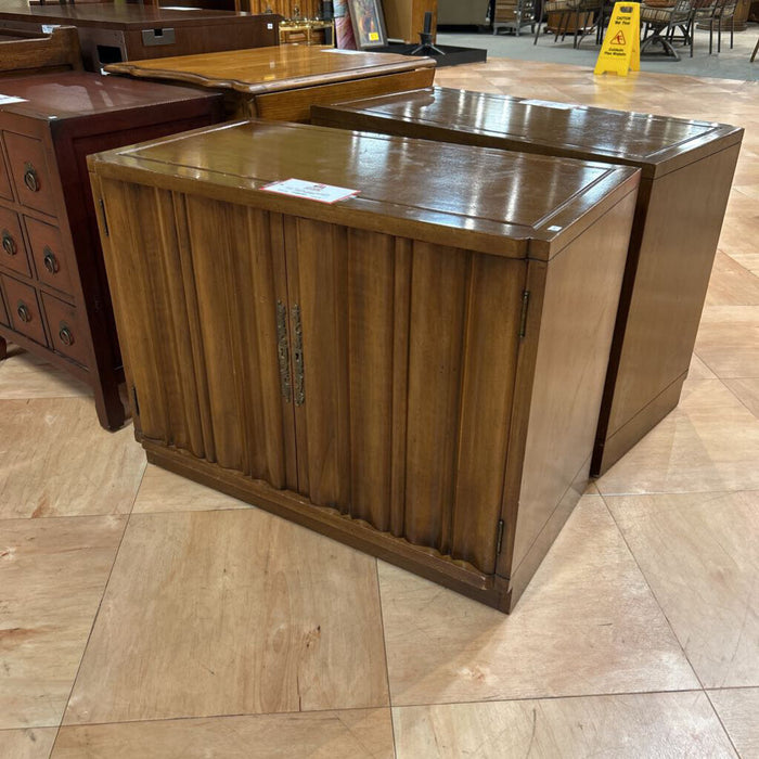 Ethan Allen DW 2-Door Cabinet(BAH)