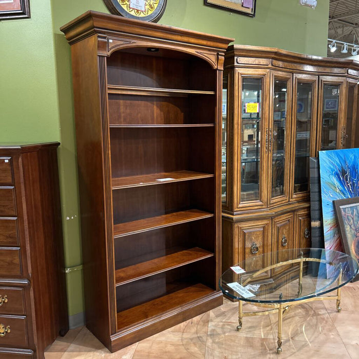 Tall DW Bookcase w/ Lighting(LSH)