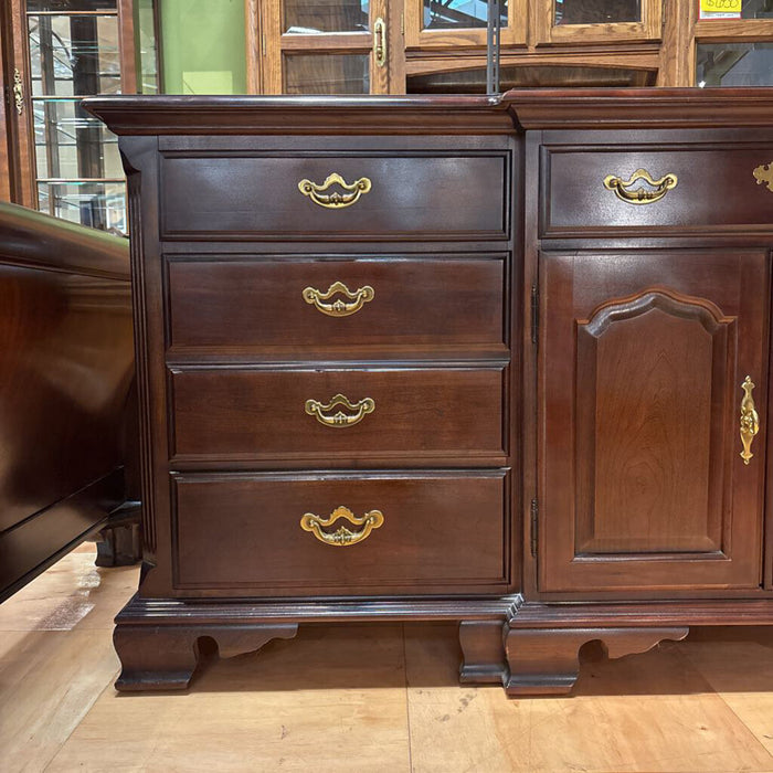 9-Drawer Thomasville Dresser/Mirror(KHK)