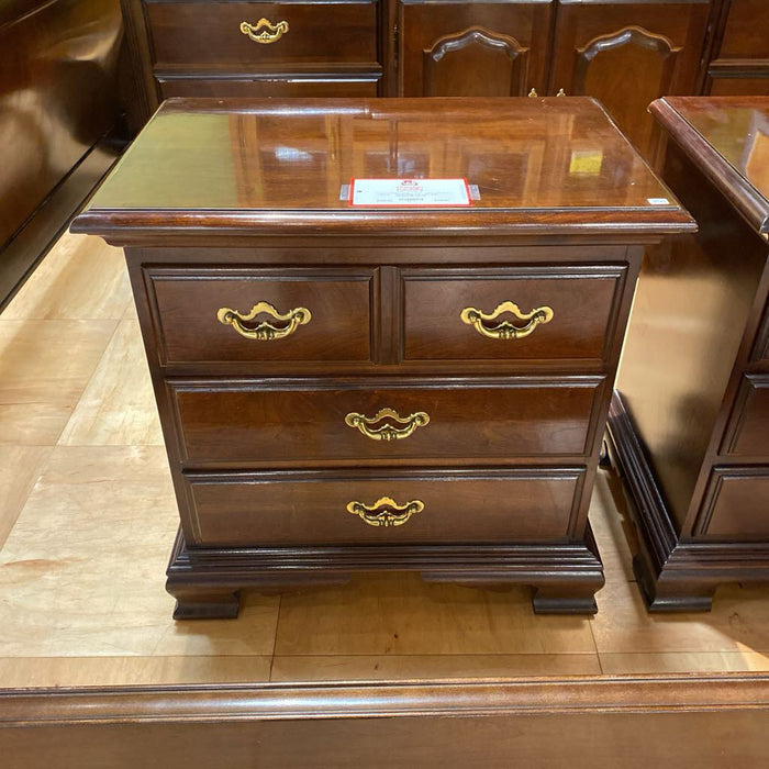 3-Drawer DW Thomasville NS(TI)