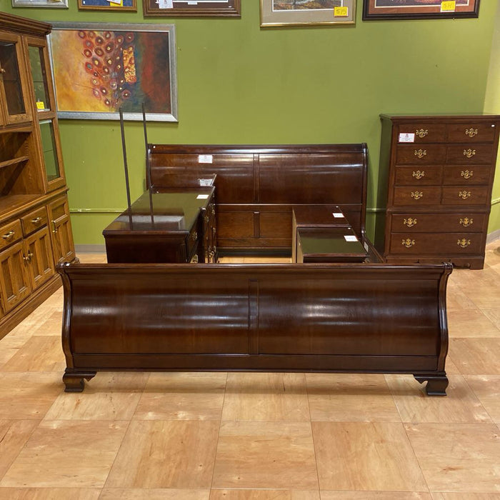 Cali-King Thomasville Sleigh Bed(SAK)