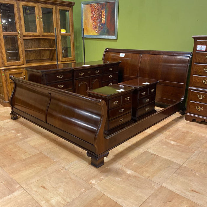 Cali-King Thomasville Sleigh Bed(SAK)