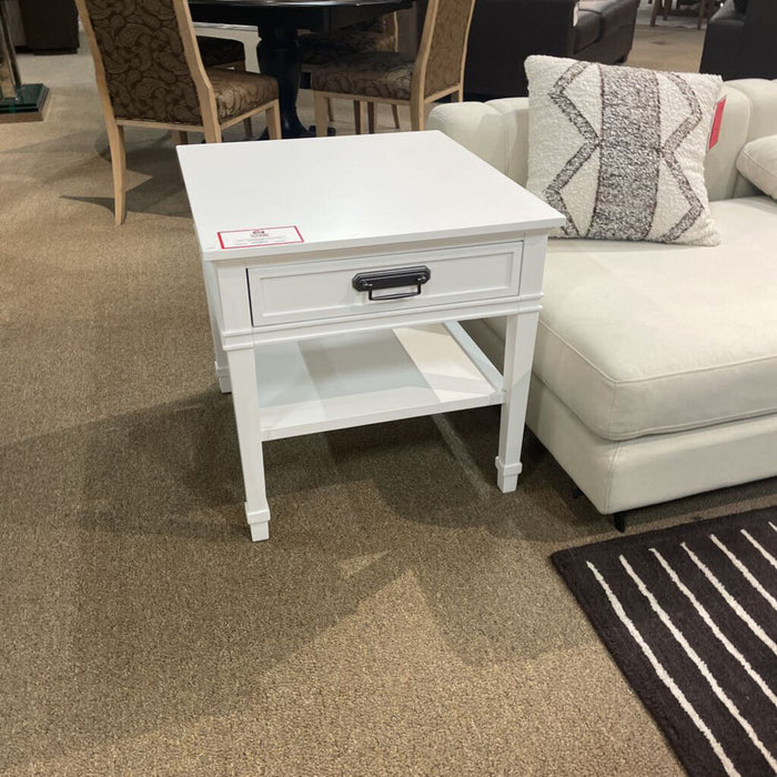 1-Drawer White End Table(BTK)