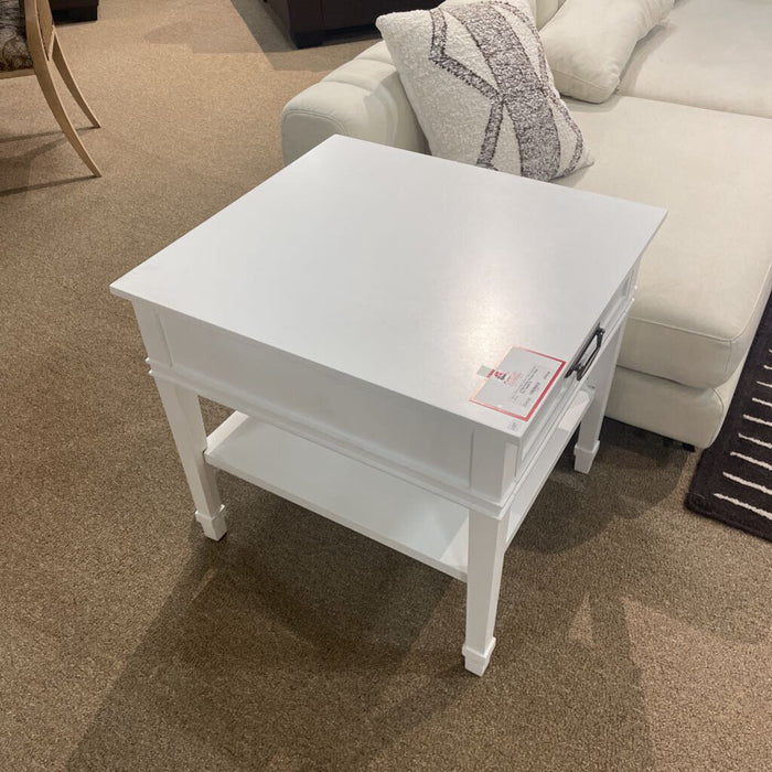 1-Drawer White End Table(BTK)