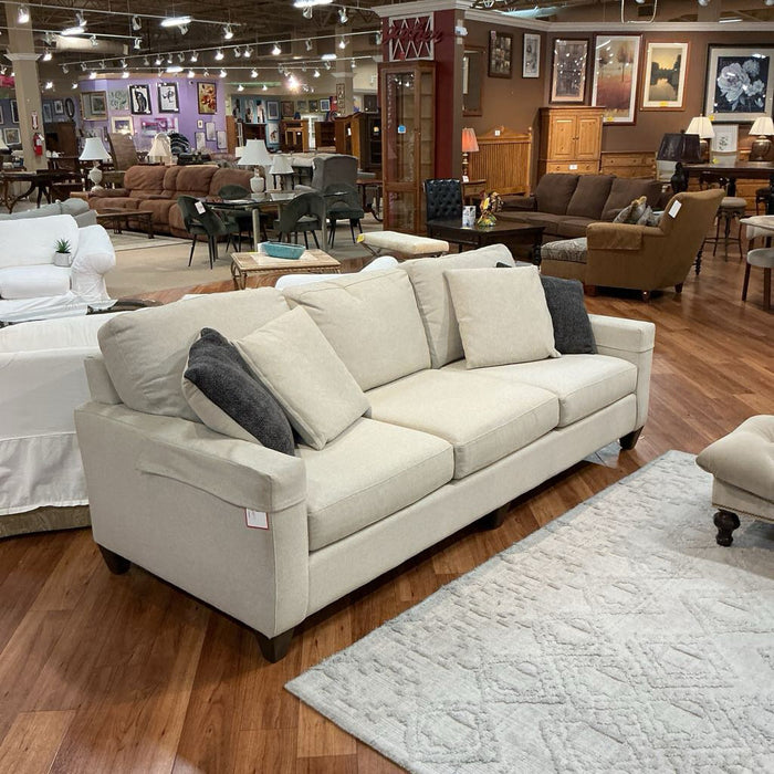 White Fabric Bassett Sofa(MSK)