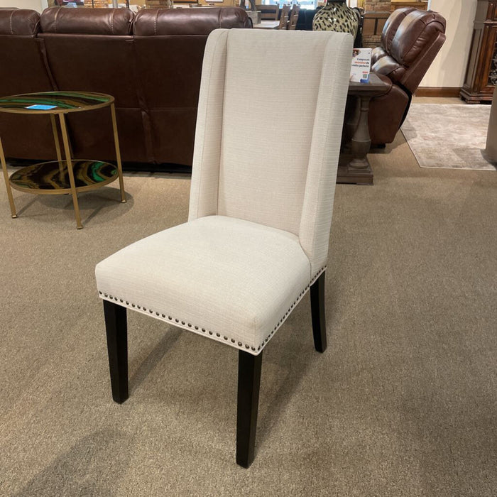 Black DR Table w/ 6 White Chairs(SAK)