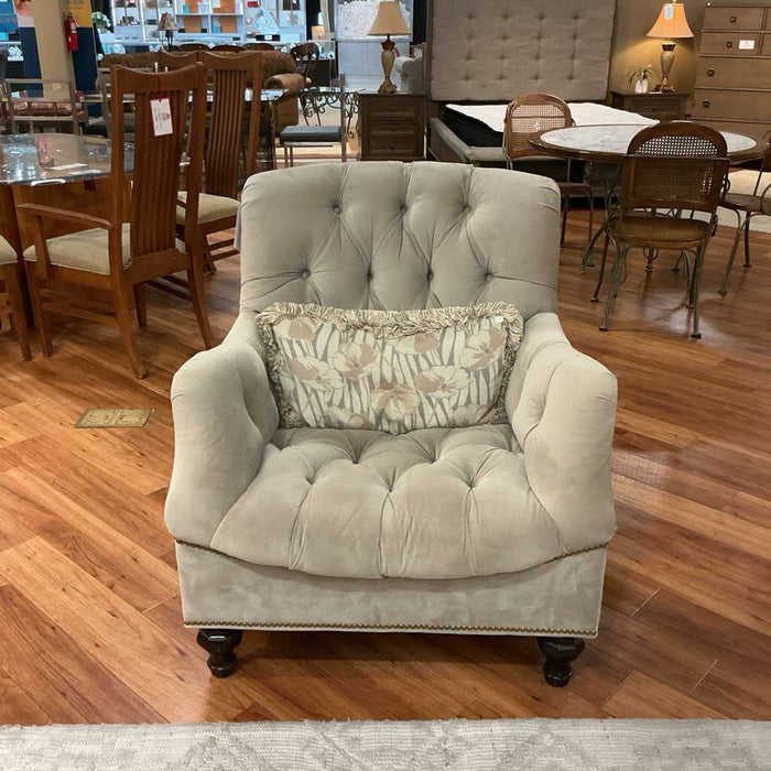 White Fabric Tufted Thomasville Chair (ATH)