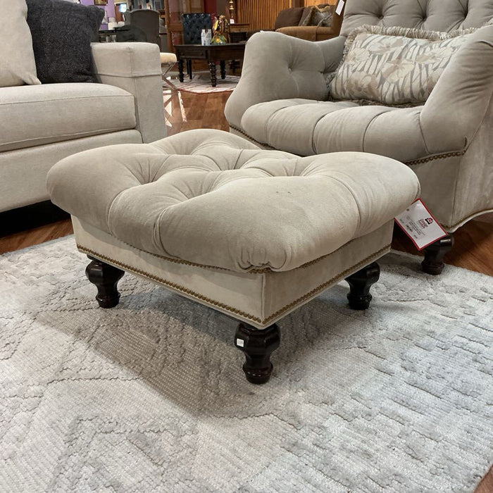 White Fabric Tufted Thomasville Ottoman (KL)