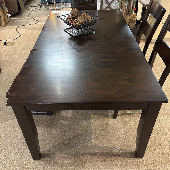 DW Ashley DW DR Table w/ 4CH's(TIH)