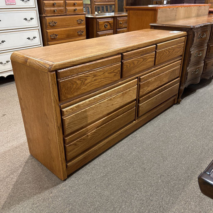Large Oak Dresser(BTK)