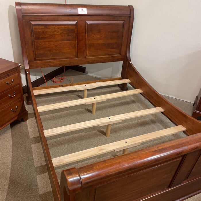 Lexington Queen Sleigh Bedframe(MKH)