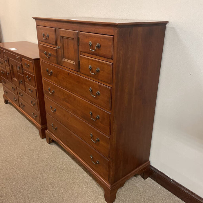 DW Lexington Tallboy Dresser(SAK)