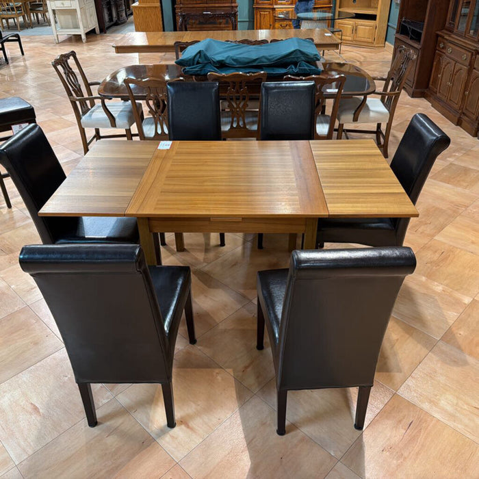 Dania DR Table + 6 Chairs (KHK)