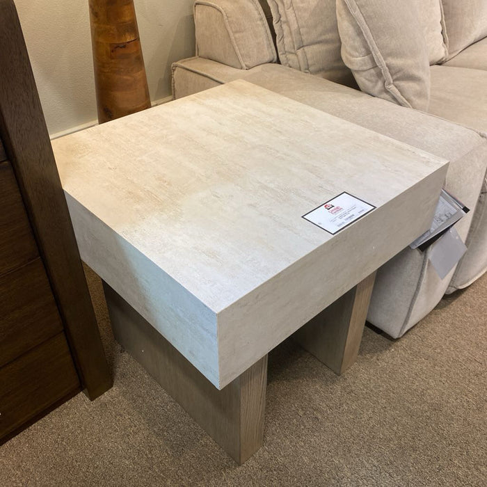 Jorlaina Square End Table (LTH)