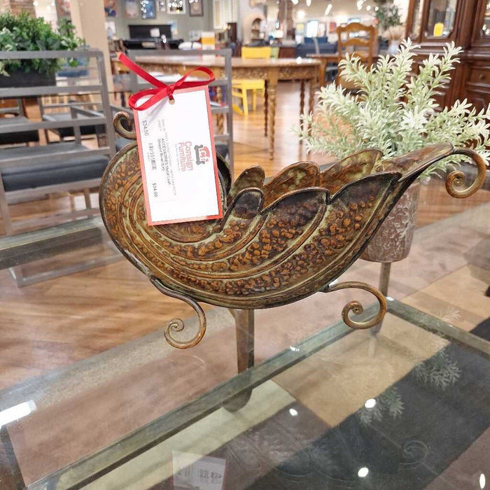 Metal Leaf Shaped Bowl (LK)