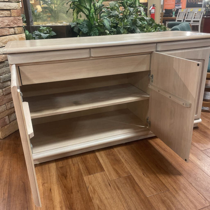 LW 3-Door Buffet(BTK)