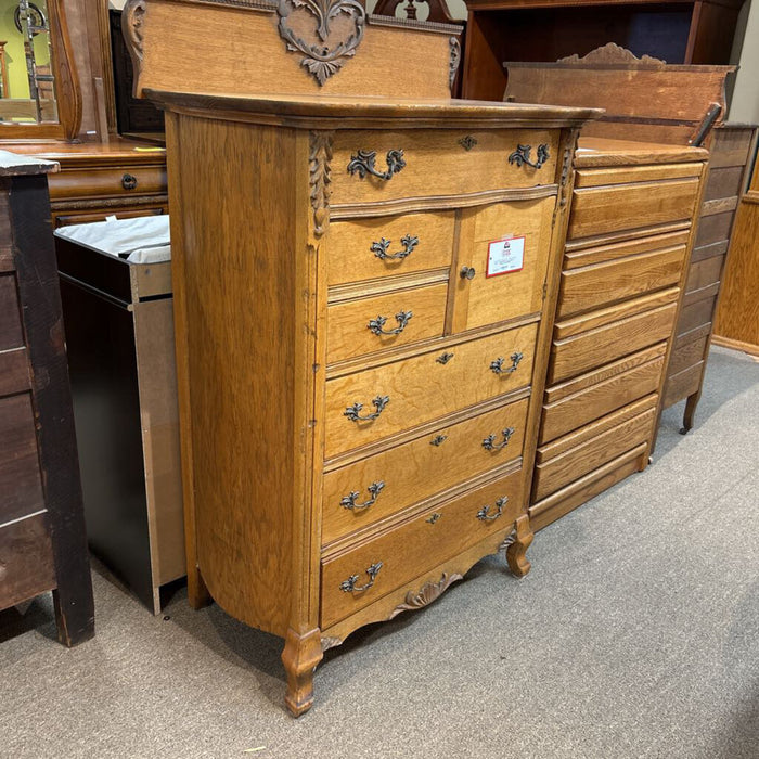Ornate Antique 6-Drawer Dresser(BAH)