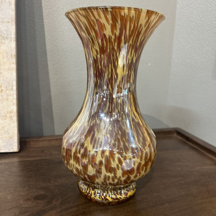 Brown/Tan Spotted Vase(AT)