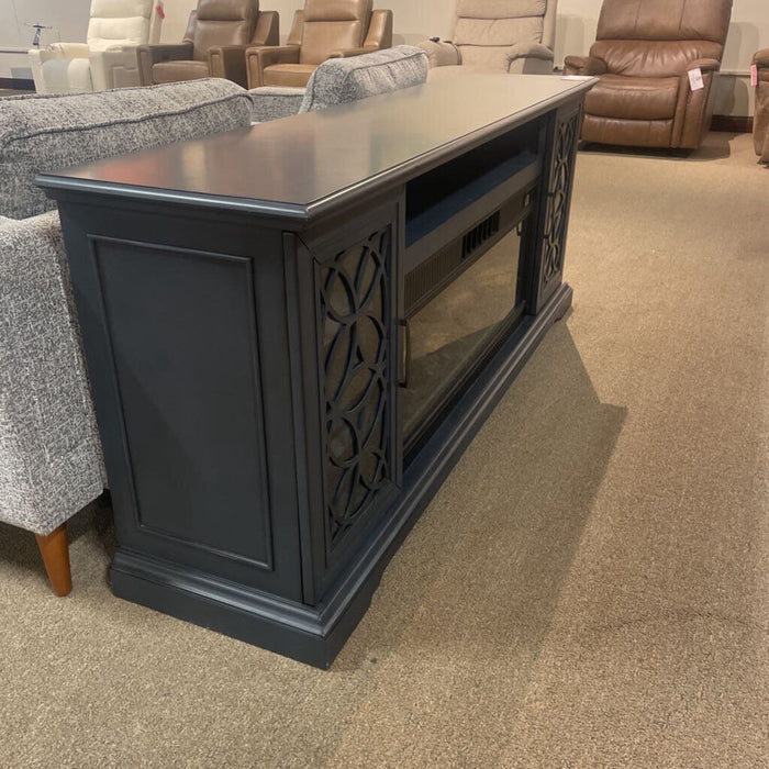 Grey-ish Long 2-Door Ent/Fireplace(MKH)