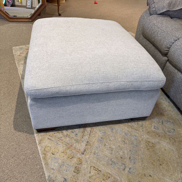 Thomasville Grey Fabric Ottoman(BAH)