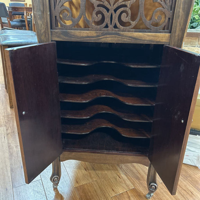 DW Record Player w/ Records (