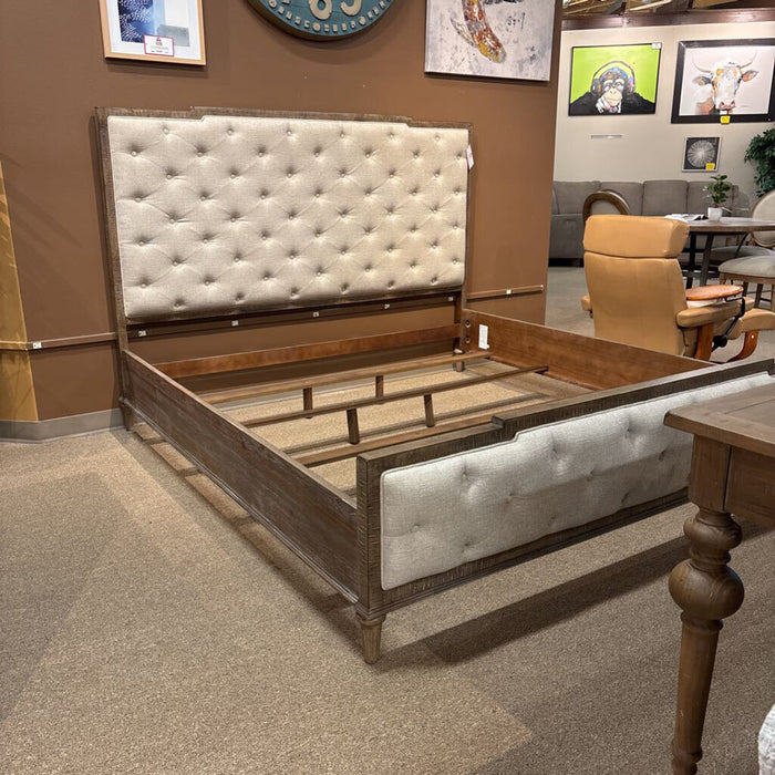 King Tufted Bed (SAK)